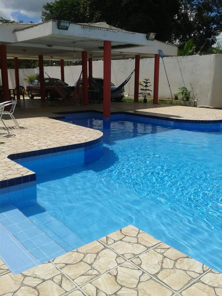 Hospede-se com conforto! Casa com 5 suítes.
