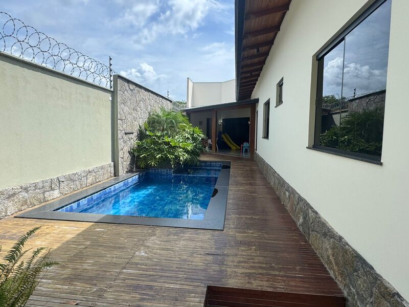 casa de Temporada em Alter do Chão com 3 suites premium Casa para Alugar en 3 suítes de alto padrão