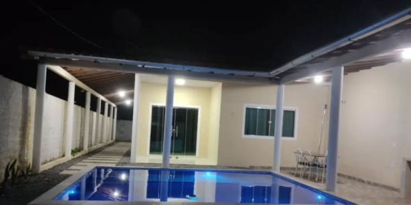 Vista da área de lazer e piscina em imóvel para alugar em Alter do Chão