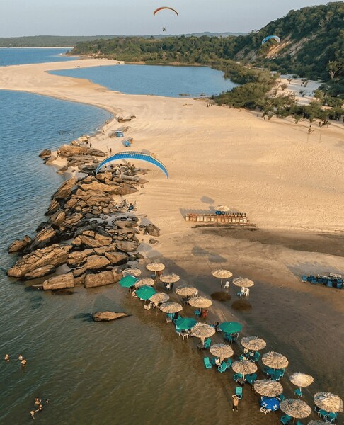 Terreno em Ponta de Pedras Santarém | Parcelamento Facilitado Vista aérea da Praia de Ponta de Pedras em Santarém com lotes à venda